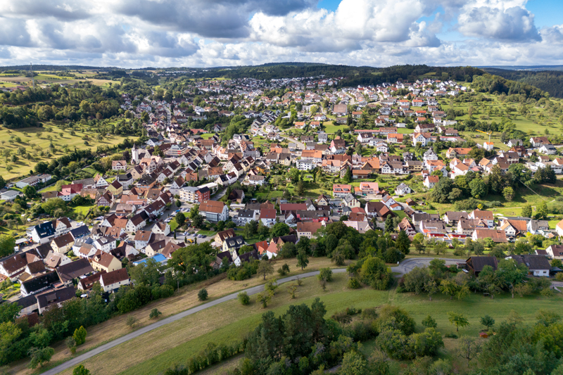 Luftbild über die Stadt Haiterbach